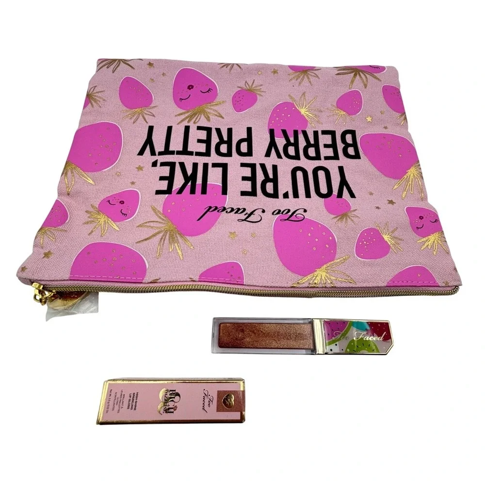 Too Faced Lip Gloss Set includes Sunset Crush and Yummy Rummy and Makeup Bag NEW